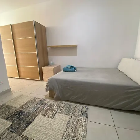 2bed With Backyard