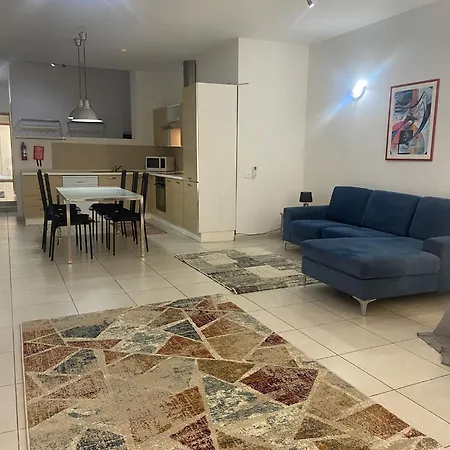 Apartment 2bed With Backyard Sliema