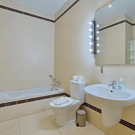 2bed With Backyard Apartament Sliema