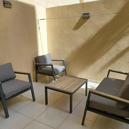 2bed With Backyard *