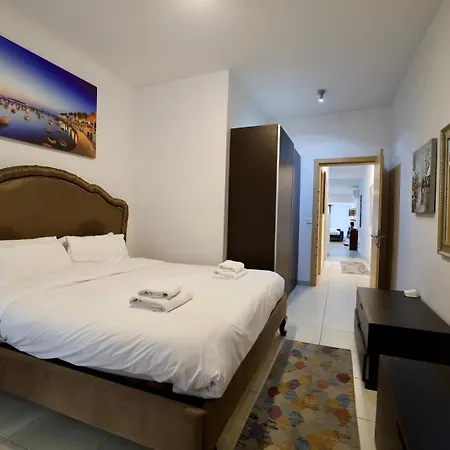 2bed With Backyard *