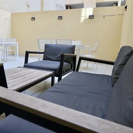 דירה 2bed With Backyard