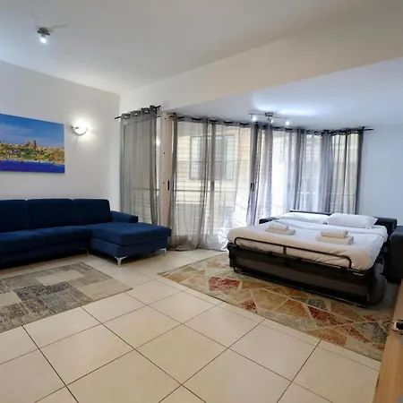 2bed With Backyard * Σλιέμα