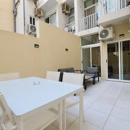 דירה 2bed With Backyard סליאמה