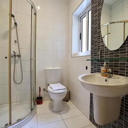 דירה 2bed With Backyard