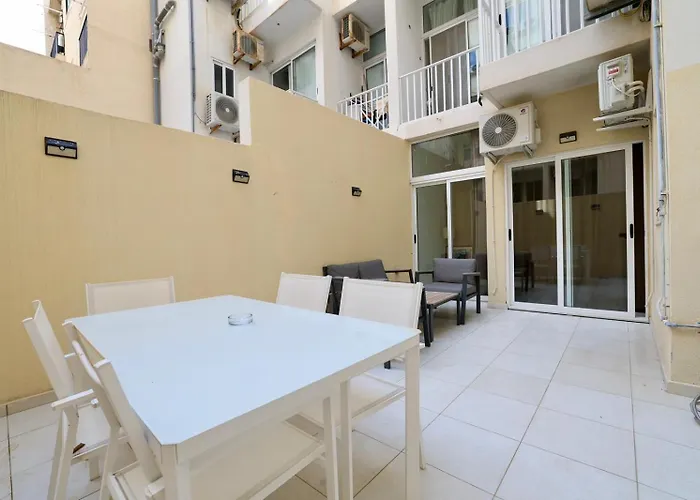 Apartment 2bed With Backyard Sliema