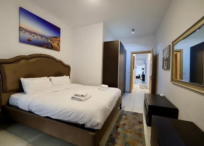 2bed With Backyard *