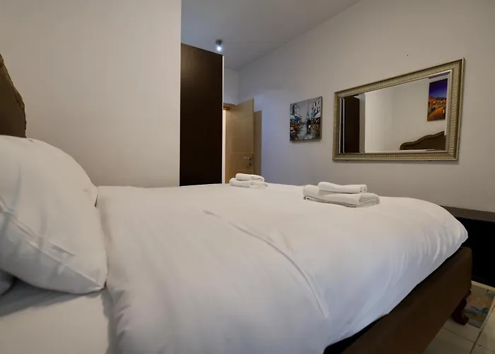 2bed With Backyard Σλιέμα